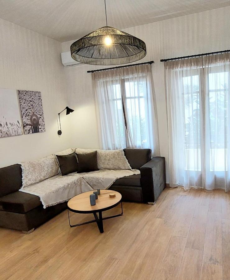 Lilys Apartments 레팀노 외부 사진