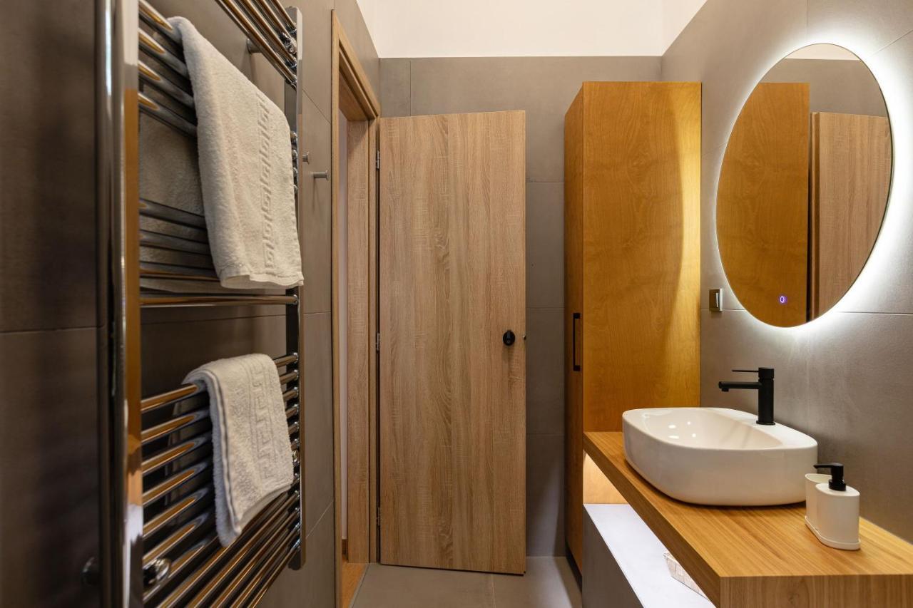 Lilys Apartments 레팀노 외부 사진