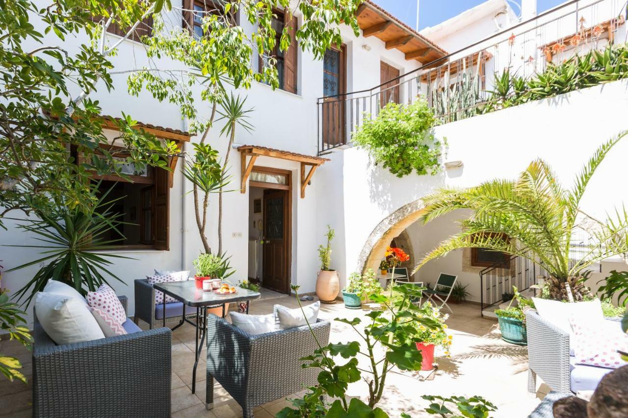 Lilys Apartments 레팀노 외부 사진